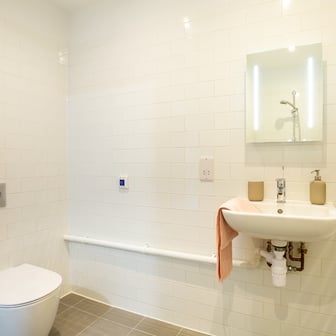 Luxury Studio - Image 7